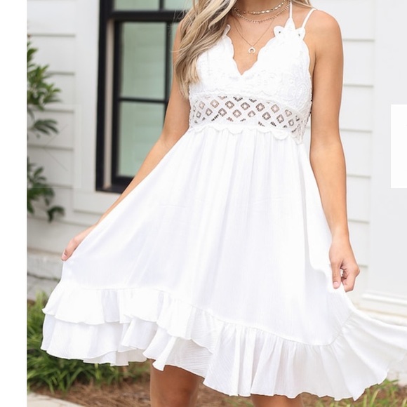 Smocked crochet lace dress - Picture 2 of 6